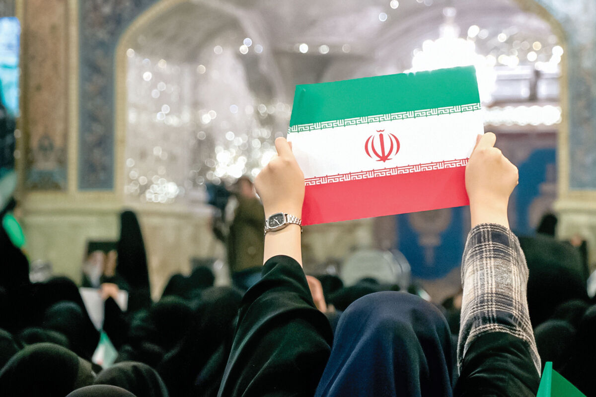 بیعت ۵هزار نوجوان با رهبر انقلاب اسلامی در رواق امام خمینی(ره)/ بر همان عهد که بودیم بر آنیم هنوز