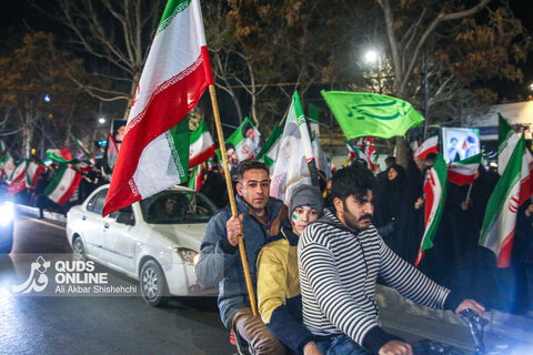 شانزدهمین شب حضور خیابانی مردم مشهد در خونخواهی امام شهید