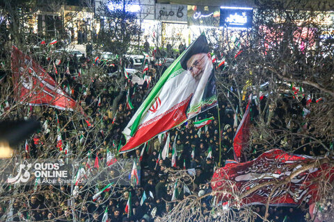 شانزدهمین شب حضور خیابانی مردم مشهد در خونخواهی امام شهید