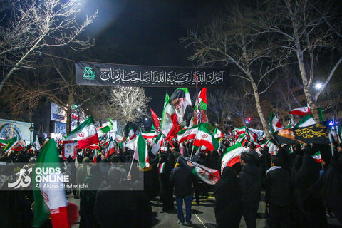 شانزدهمین شب حضور خیابانی مردم مشهد در خونخواهی امام شهید