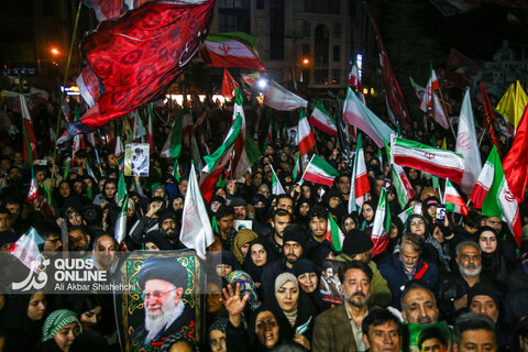 هفدهمین شب حضور خیابانی مردم مشهد در خون خواهی امام شهید
