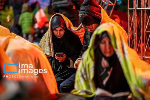 عکس منتخب هفته | احیای شب بیست و سوم ماه رمضان - میدان ونک