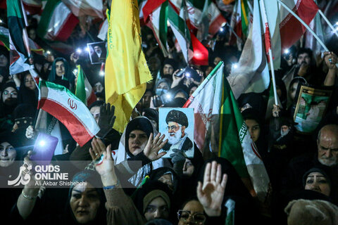 نوزدهمین شب حضور خیابانی مردم مشهد در خون خواهی امام شهید