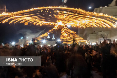عکس منتخب سال | آیین مشعل گردانی در شب تاسوعا‎ - مشهد
تیر۱۴۰۴