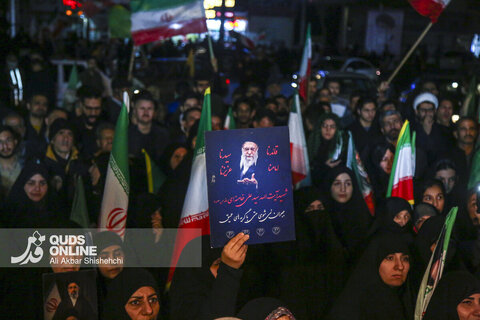 بیست و دومین شب حضور خیابانی مردم مشهد در خون خواهی امام شهید