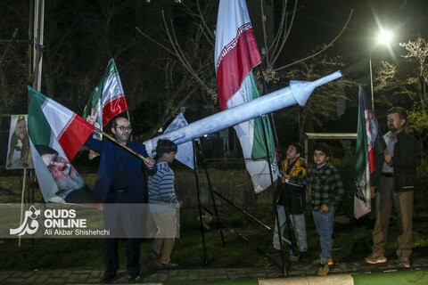 بیست و دومین شب حضور خیابانی مردم مشهد در خون خواهی امام شهید