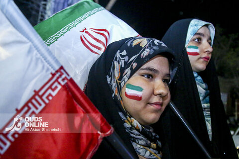 بیست و دومین شب حضور خیابانی مردم مشهد در خون خواهی امام شهید