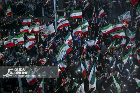 تجمع مردمی مدافعان وطن در خیابان‌های مشهد