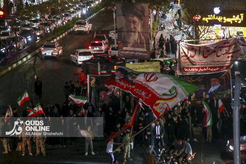 تجمع مردمی مدافعان وطن در خیابان‌های مشهد