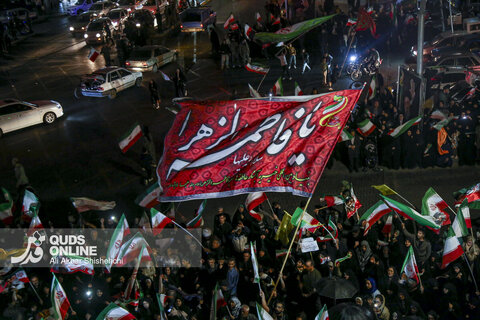تجمع مردمی مدافعان وطن در خیابان‌های مشهد