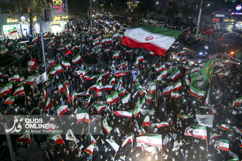 تجمع مردمی مدافعان وطن در خیابان‌های مشهد