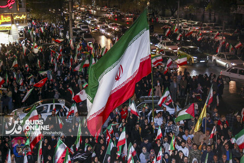 تجمع مردمی مدافعان وطن در خیابان‌های مشهد