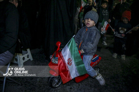 تجمع مردمی مدافعان وطن در خیابان‌های مشهد