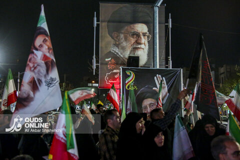 تجمع مردمی مدافعان وطن در خیابان‌های مشهد