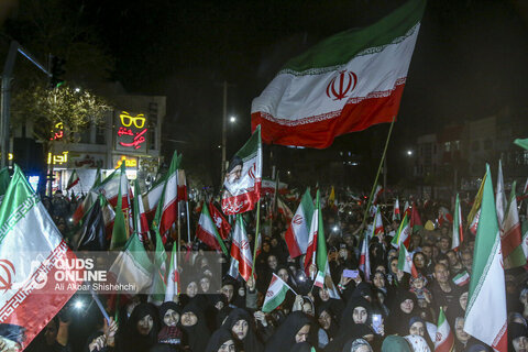 تجمع مردمی مدافعان وطن در خیابان‌های مشهد