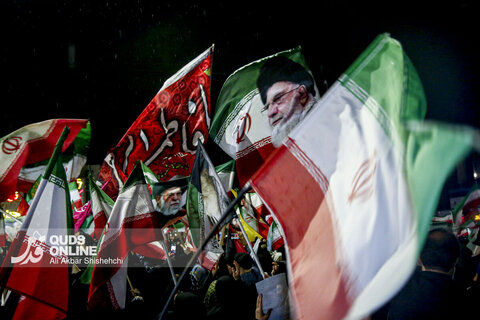 تجمع مردمی مدافعان وطن در خیابان‌های مشهد