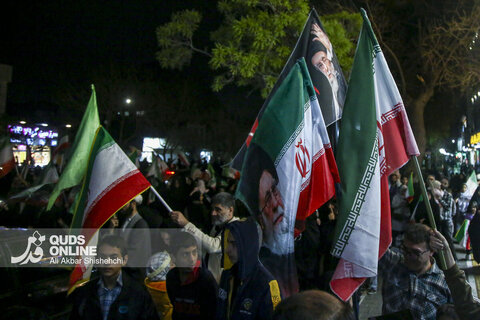 تجمع مردمی مدافعان وطن در خیابان‌های مشهد
