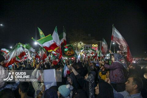 تجمع مردمی مدافعان وطن در خیابان‌های مشهد