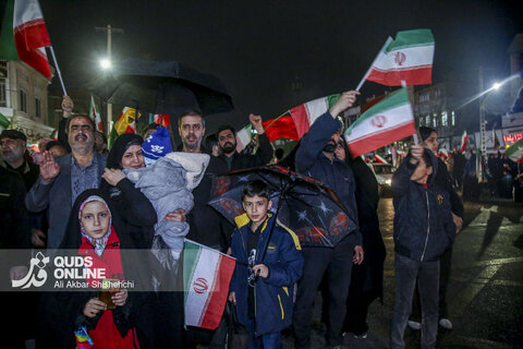 تجمع مردمی مدافعان وطن در خیابان‌های مشهد