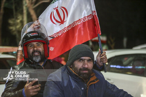مردم مشهد پای کار؛ تجمع با شکوه مدافعان وطن در خیابان‌های شهر
