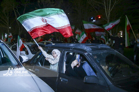 مردم مشهد پای کار؛ تجمع با شکوه مدافعان وطن در خیابان‌های شهر