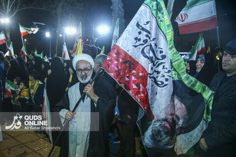 مردم مشهد پای کار؛ تجمع با شکوه مدافعان وطن در خیابان‌های شهر