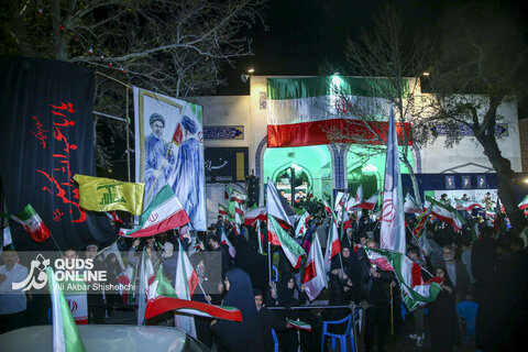 مردم مشهد پای کار؛ تجمع با شکوه مدافعان وطن در خیابان‌های شهر