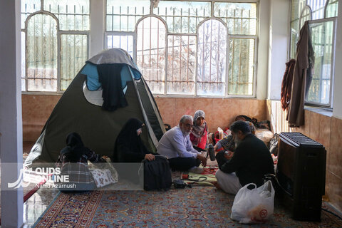 گزارش تصویری | آقای بهزاد حمیدی ؛منزل خود را به صورت رایگان در اختیار خانواده‌ای از کرمان برای اسکان قرار داده است