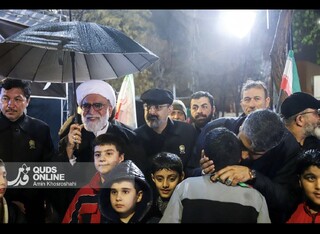 فیلم | حضور تولیت آستان قدس رضوی در میان تجمعات شبانه مردم و موکب موسسه فرهنگی قدس