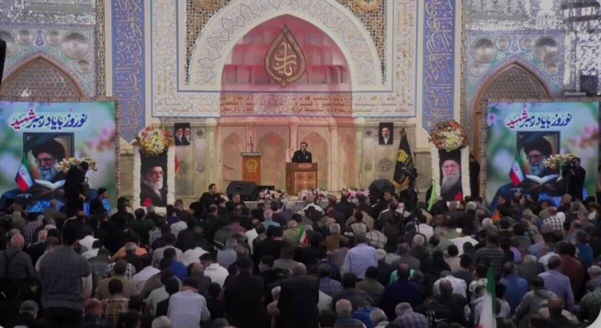 حماسه‌سرایی یاران خامنه‌ای شهید در ویژه‌برنامه «امام امت»