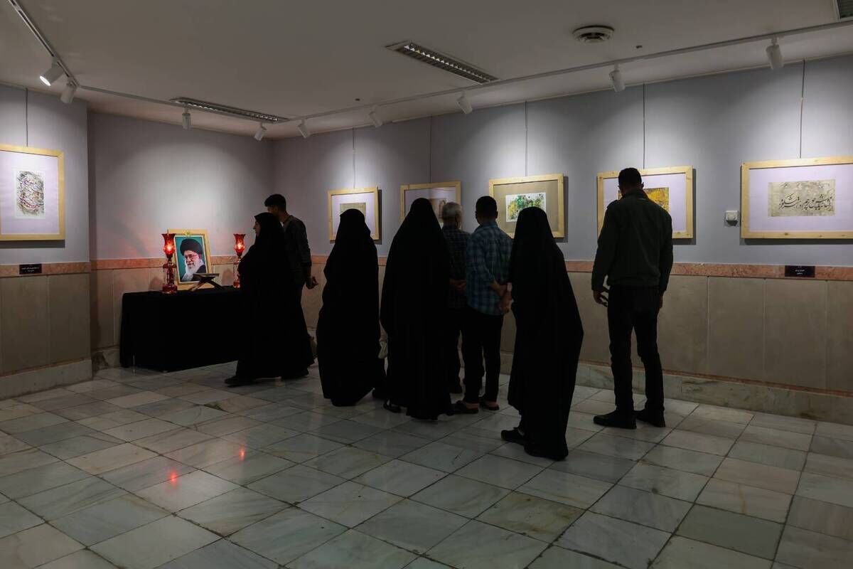 مشاور فرهنگی سازمان علمی و فرهنگی آستان قدس رضوی: نمایشگاه مسلخ عشق، یادها را به رهبر شهید (ره) گره می‌زند