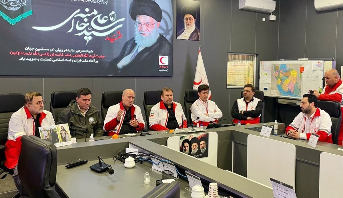 تاج خطاب به نیروهای هلال احمر: ما در زمین فوتبال و شما در میدان خدمت، کنار مردم هستید
