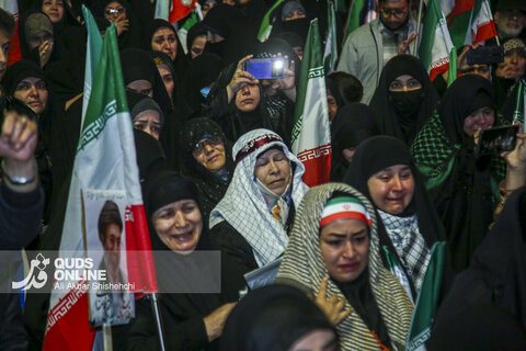 خانواده شهدای مدرسه میناب دراجتماع شبانه مشهد