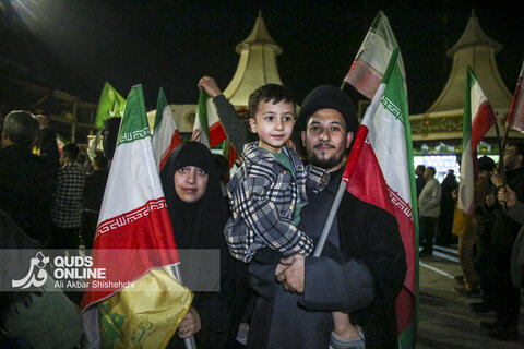 خانواده شهدای مدرسه میناب دراجتماع شبانه مشهد