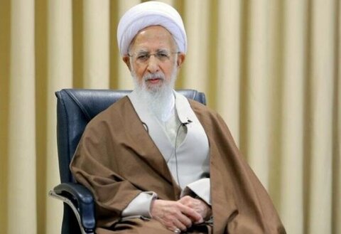 آیت الله جوادی آملی: مردم حاضر در خیابان، جزو فرشتگان زمین هستند