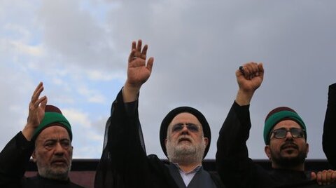 عتبه امام حسین علیه السلام دبستان دخترانه شجره طیبه میناب را می‌سازد