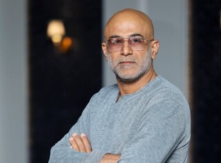 استواری را فریاد می‌زنیم