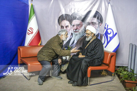 تجمع مردمی "حمایت‌ از ولایت و مدافعان ولایت" همزمان با روز جمهوری اسلامی
