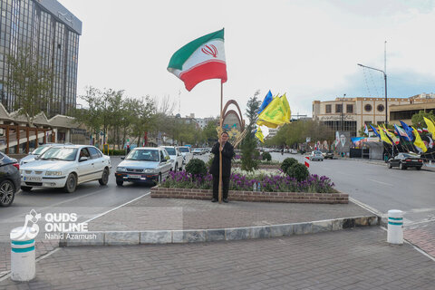 گزارش تصویری | این پرچم زمین نمی‌ماند