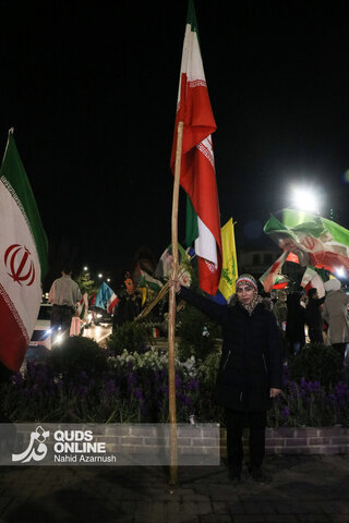 گزارش تصویری | این پرچم زمین نمی‌ماند