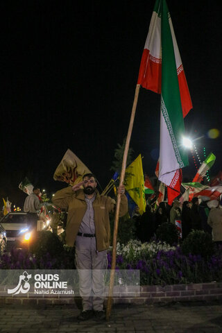 گزارش تصویری | این پرچم زمین نمی‌ماند