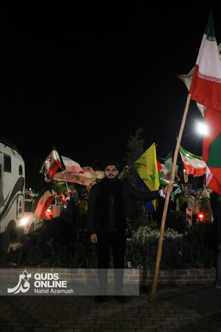 گزارش تصویری | این پرچم زمین نمی‌ماند