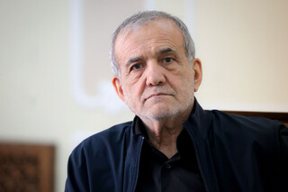 پزشکیان : شهید سرلشکر خادمی پاسدار دلاور و فرزند فداکار ایران بود