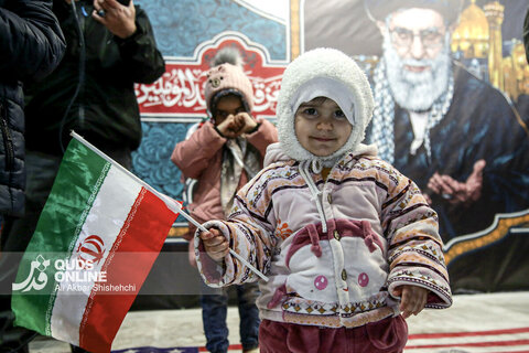 دهه نودی ها پای کار انقلاب در تجمعات شبانه مشهد