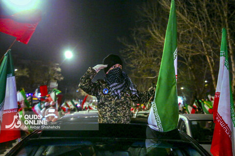 دهه نودی ها پای کار انقلاب در تجمعات شبانه مشهد