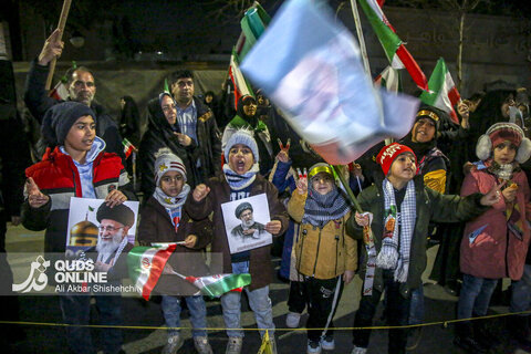 دهه نودی ها پای کار انقلاب در تجمعات شبانه مشهد