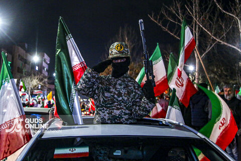 دهه نودی ها پای کار انقلاب در تجمعات شبانه مشهد