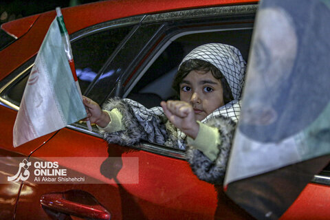 دهه نودی ها پای کار انقلاب در تجمعات شبانه مشهد