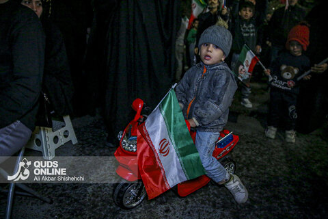 دهه نودی ها پای کار انقلاب در تجمعات شبانه مشهد