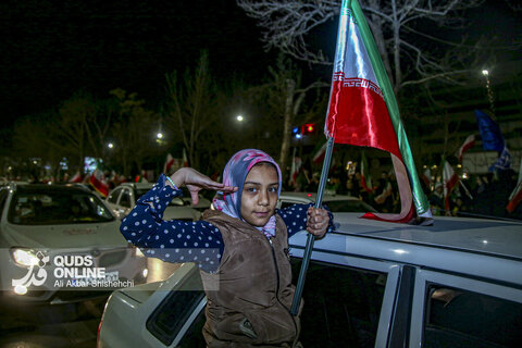 دهه نودی ها پای کار انقلاب در تجمعات شبانه مشهد